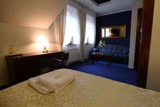 Отель Hotel Fryderyk Жешув Двухместный номер «Комфорт» с 2 отдельными кроватями-6