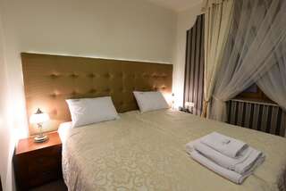 Отель Hotel Fryderyk Жешув Двухместный номер с 2 отдельными кроватями-13