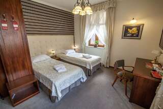 Отель Hotel Fryderyk Жешув Двухместный номер с 2 отдельными кроватями-15